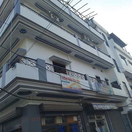 Lbh Hotel Gaya Buitenkant foto